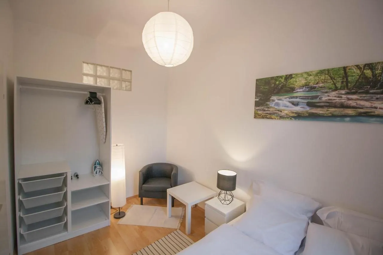 Cozy 2 Room Apartment - Enjoy Viennas Spring Vibes Österreich